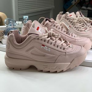 Pink chunky fila sneakers! Fila disruptor